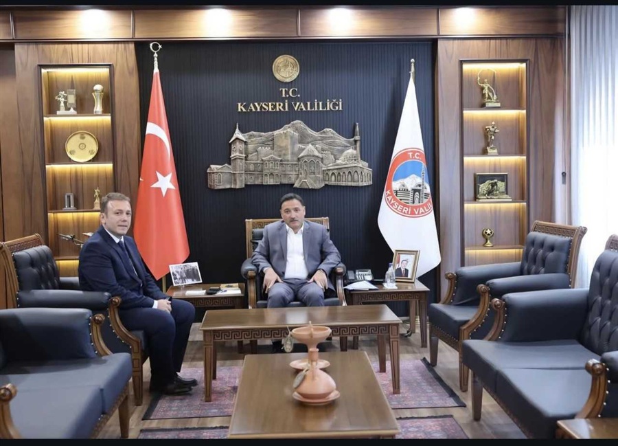 İl Müdürümüz Sayın Mahmut SİPAHİOĞLU Kayseri Valisi Sayın Gökmen ÇİÇEK' i Makamında Ziyaret Etti